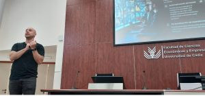 La Facultad de Ciencias Económicas y Empresariales acoge un seminario sobre Inteligencia Artifici...
