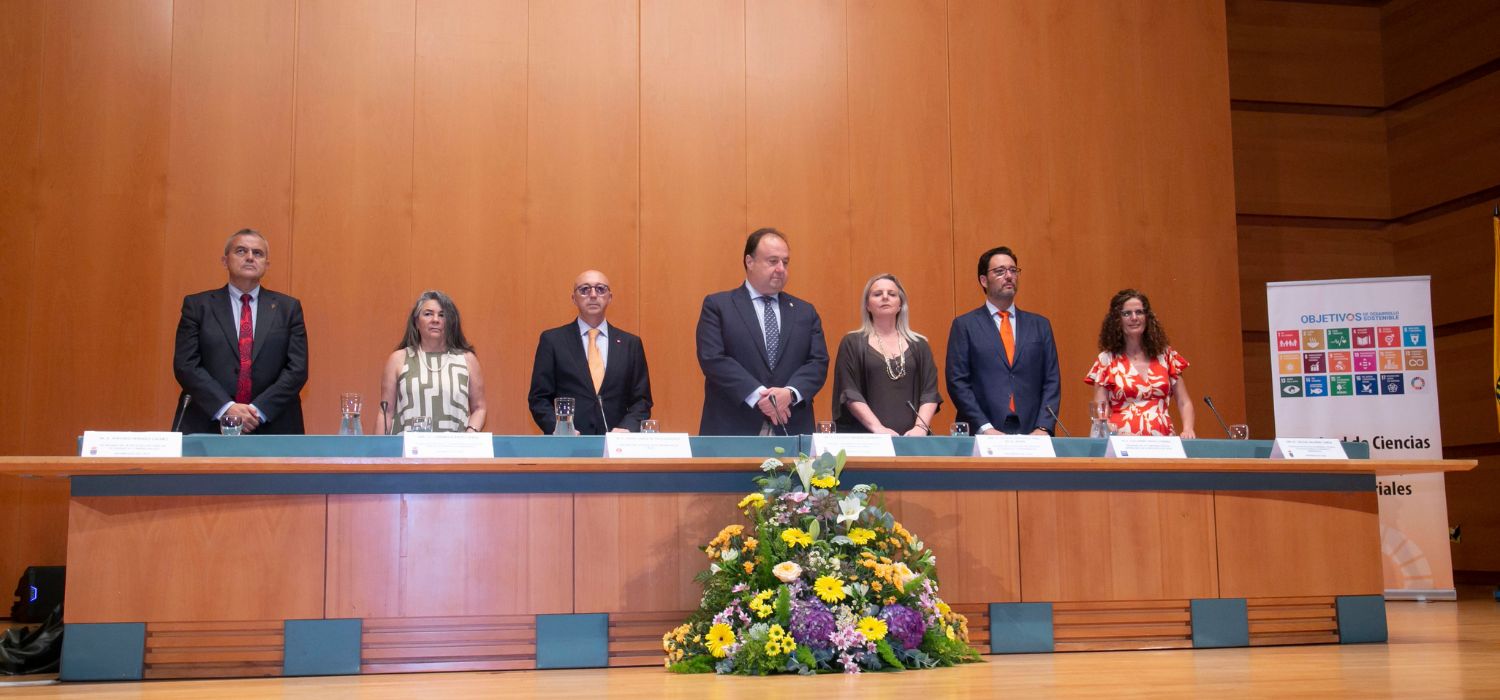 Celebrados los actos de graduación de las titulaciones impartidas en la Facultad de Ciencias Económicas y Empresariales Curso 24-25