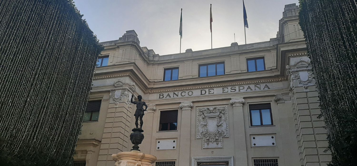 La Facultad de Ciencias Económicas y Empresariales de la UCA visita el Banco de España en Sevilla