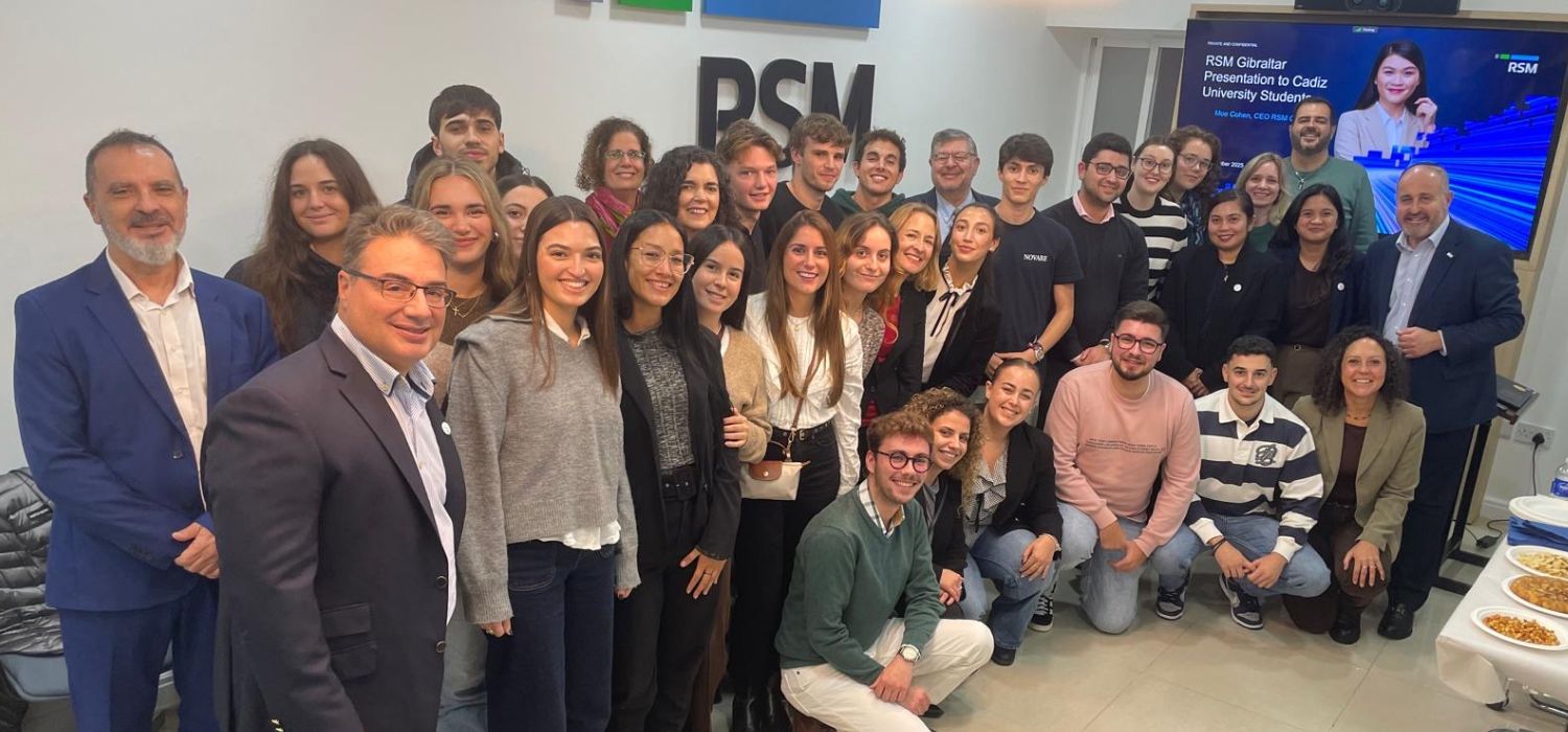 Visita de los estudiantes de la Facultad de Ciencias Económicas y Empresariales de la UCA a la firma RSM Gibraltar