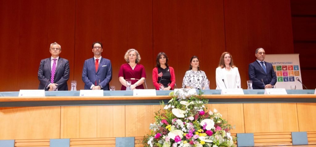 Celebrados los actos de graduación de las titulaciones impartidas en la Facultad de Ciencias Económicas y Empresariales Curso 25-26