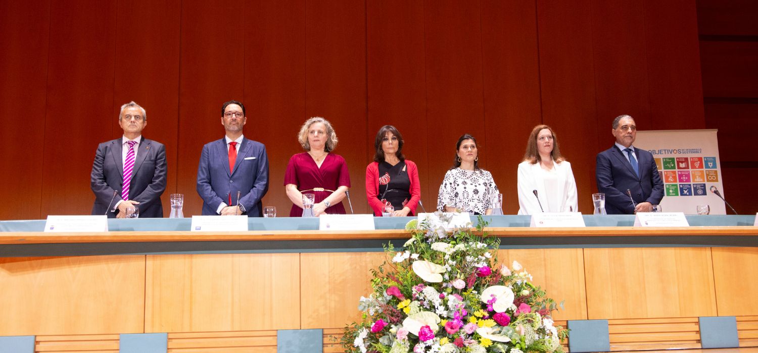 Celebrados los actos de graduación de las titulaciones impartidas en la Facultad de Ciencias Económicas y Empresariales Curso 25-26