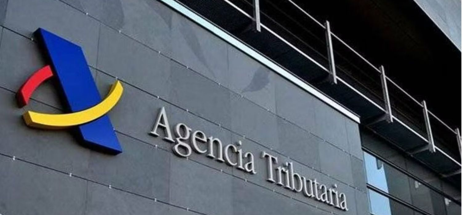 Nuestra recién graduada en ADE Cristina M.L. logra plaza en el Cuerpo de Agentes de la Hacienda Pública con una calificación sobresaliente
